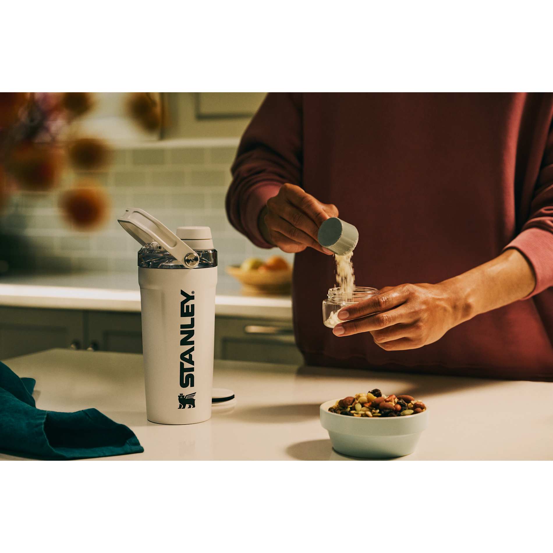 Stanley Activate Shaker Bottle 20oz